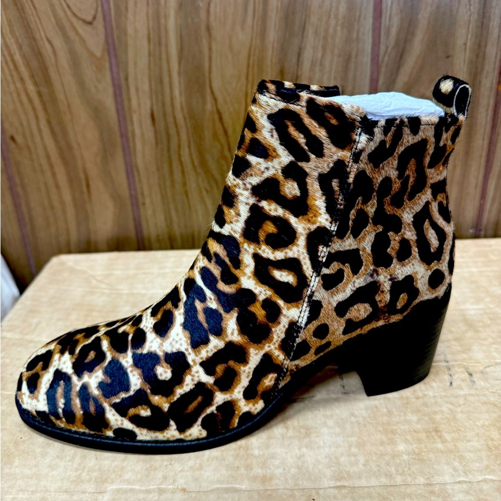 Myra Leopard Hairon Leather Impeccable Boots Sz 7 Womans New